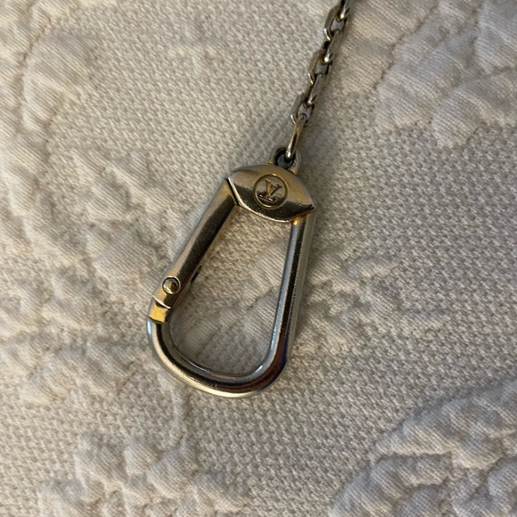 Authentic Louis Vuitton Amarante Key Pouch - Picture 4 of 8